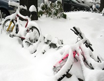 tipico inverno italiano: biciclette a Milano, gennaio 2010