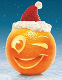 arancia che fa occhiolino e con berretto natalizio in testa