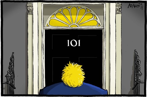 vignetta della testa di Boris Johnson davanti alla porta nera di Downing Street, ma il numero è 101!
