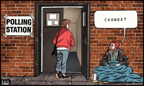 donna sta entrando al seggio (POLLING STATION), senzatetto le chiede CHANGE? 